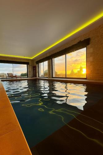 Bonneville-sur-Touques Villa | Villa de 400m2 15p - Piscine intérieure chauffée