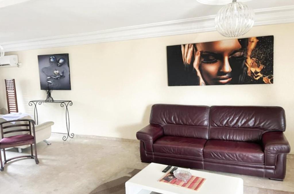 Douala Apartment | Villa de charme avec jardin à Makepe