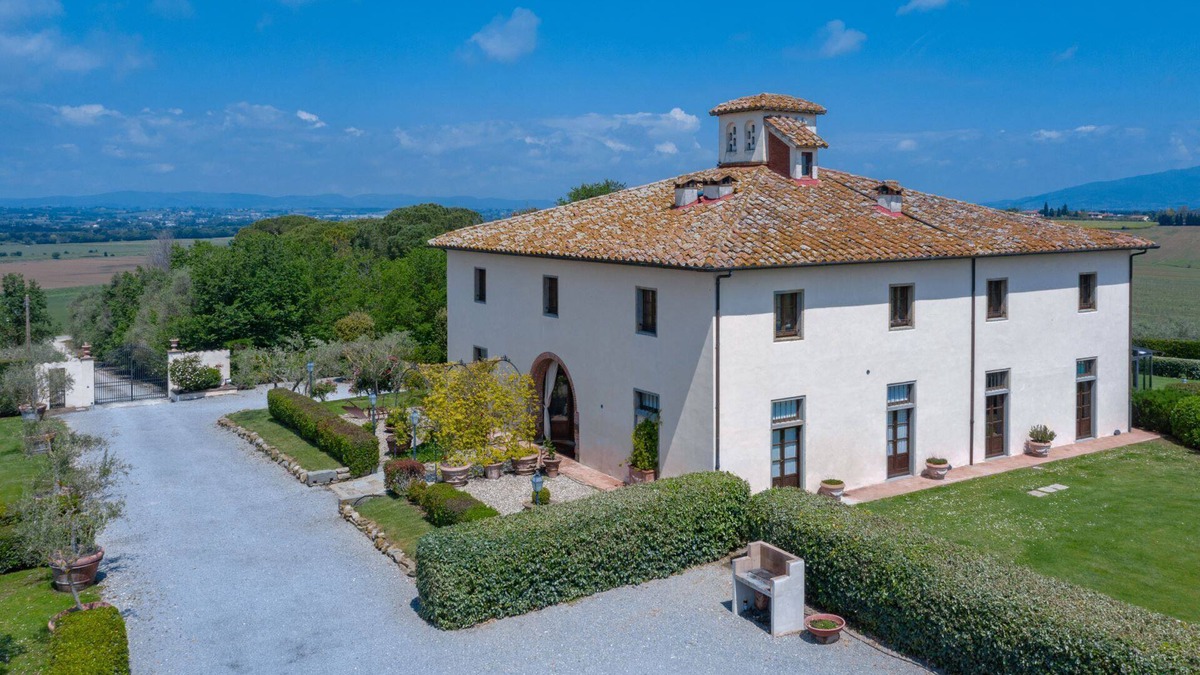 Le Piazze Villa | VILLA DE MICHELANGIOLI - VILLA MICHELANGIOLI