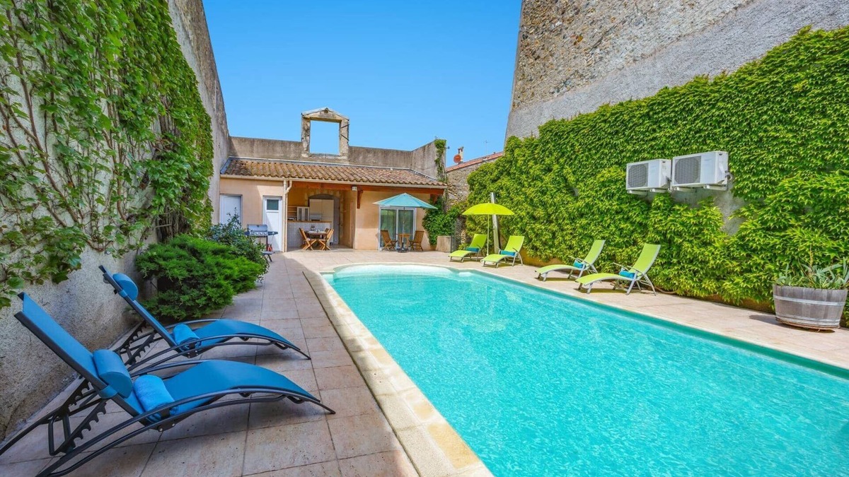 Pouzolles Villa | Villa de la Cloche by Villa Plus
