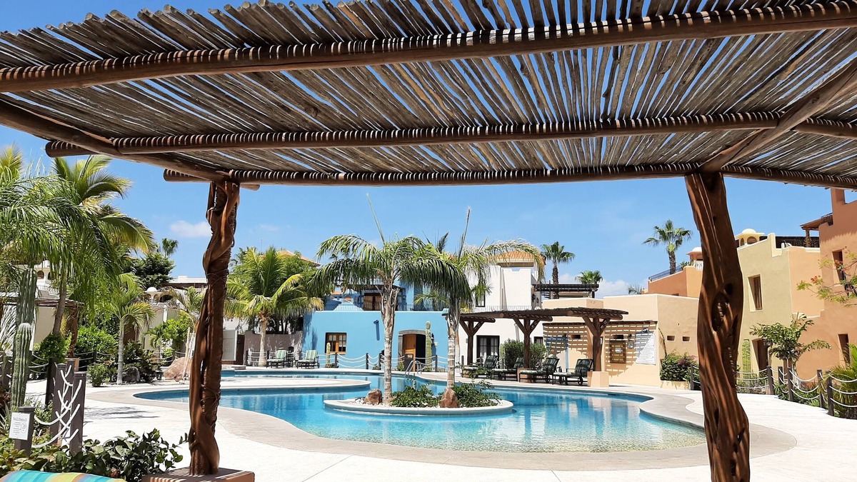 Nopolo Villa | Villa de la Luna Loreto - Short walking distance to the beach and golf course.