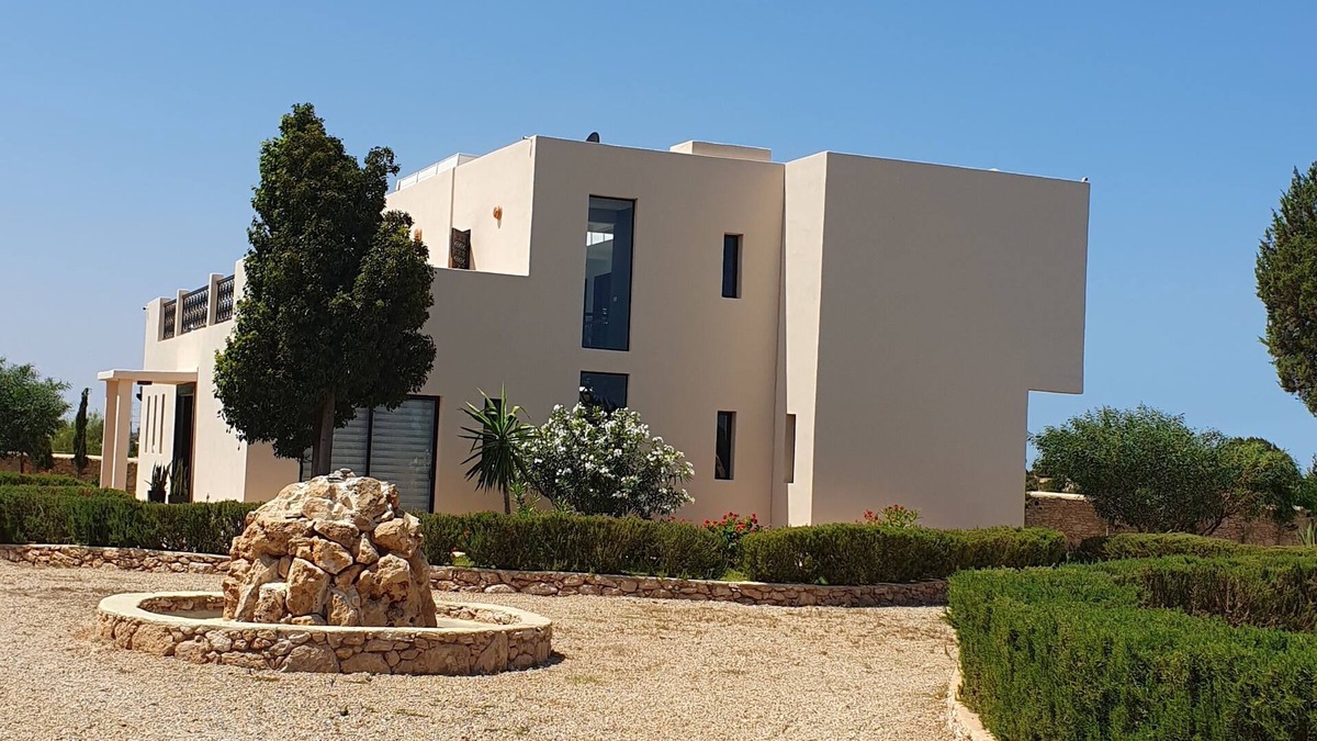 Afrate Haissoun Villa | Villa de Luxe , 8km Centre Ville , au Calme à la Campagne