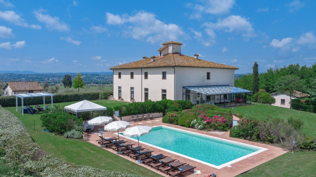 Le Piazze Villa | VILLA DE' MICHELANGIOLI
