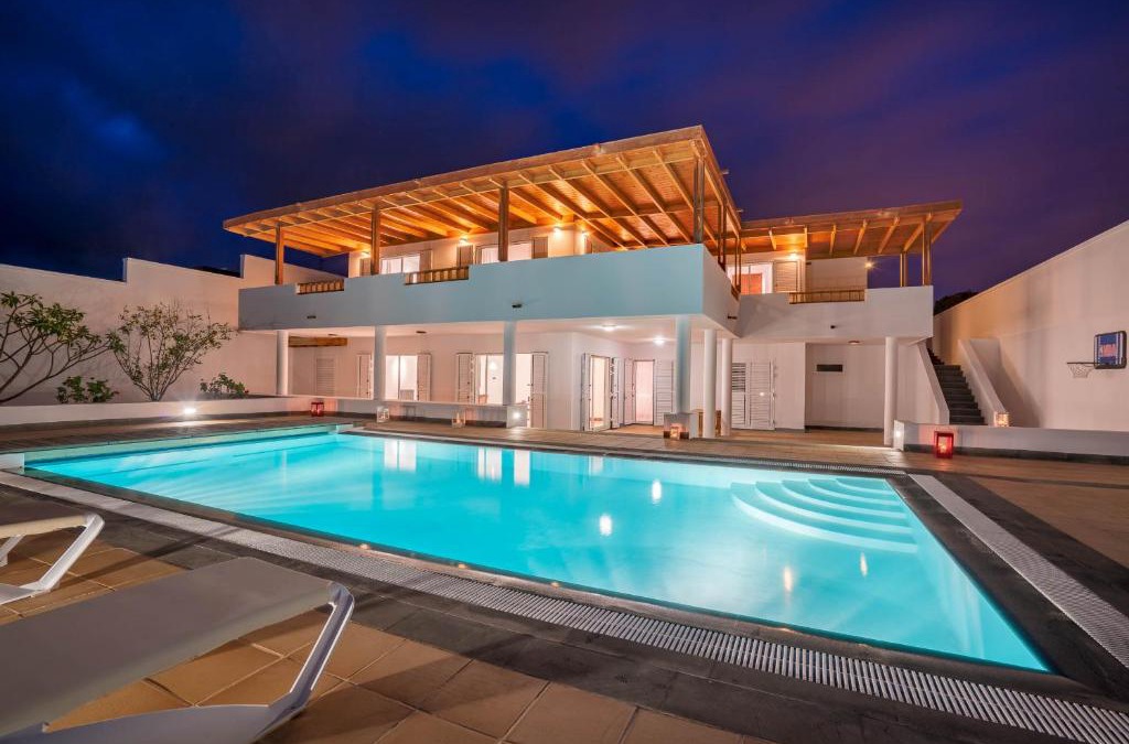 Puerto Calero Villa | Villa Dedalos - A luxury large villa with a heated pool in Puerto Calero