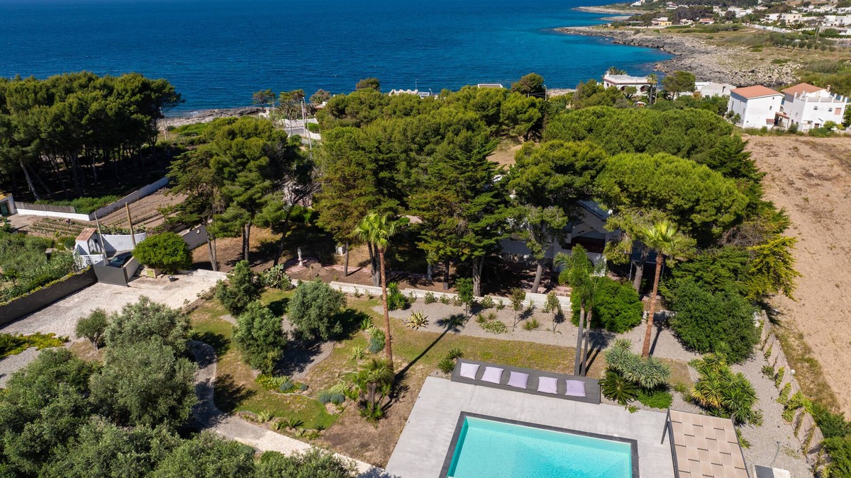 Marina di Pulsano Villa | Villa degli ulivi salento design resort on the sea of puglia