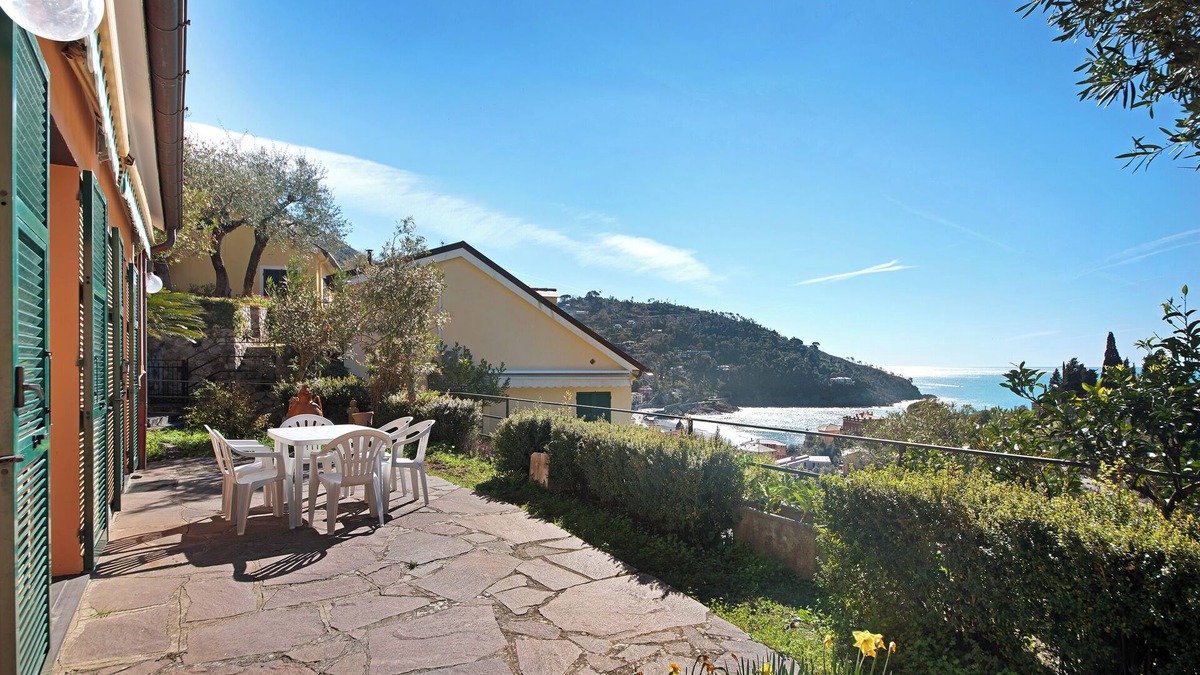 Bonassola Villa | "Villa Del Sole" with Sea View, Garden & Terrace