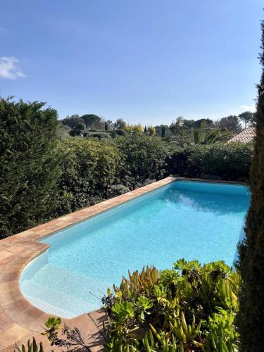 Guerrevieille Villa | Villa des Cigales vue mer avec piscine/proche plage