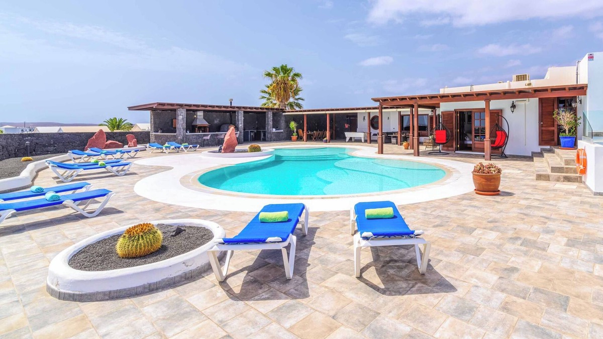 Playa Blanca Villa | Villa Deseo Sol - Five Bedroom Villa, Sleeps 10