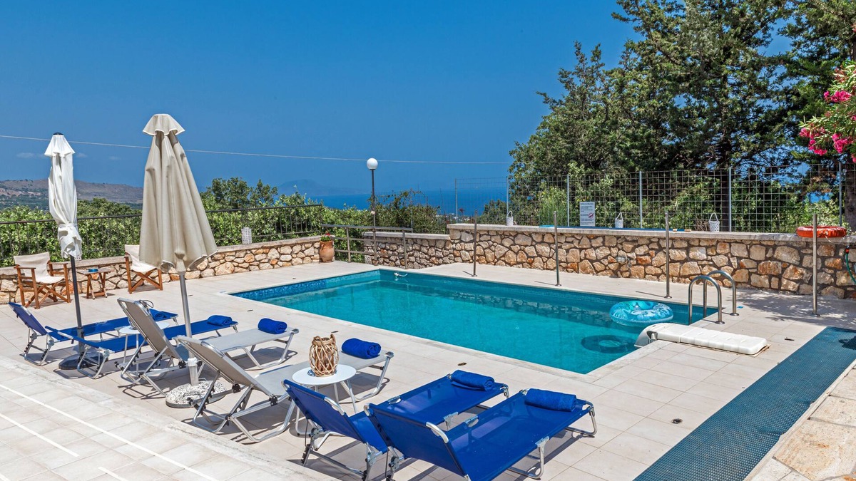 Prines Villa | Villa Despina in Prines Crete: A/C, Pr. pool, WiFi.