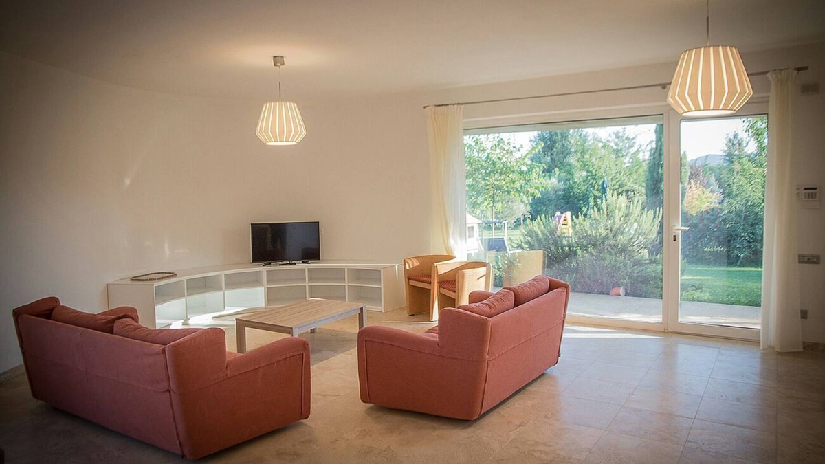 Sarzana House | Villa Diana with garden near the station x the 5terres within walking distance of the sea