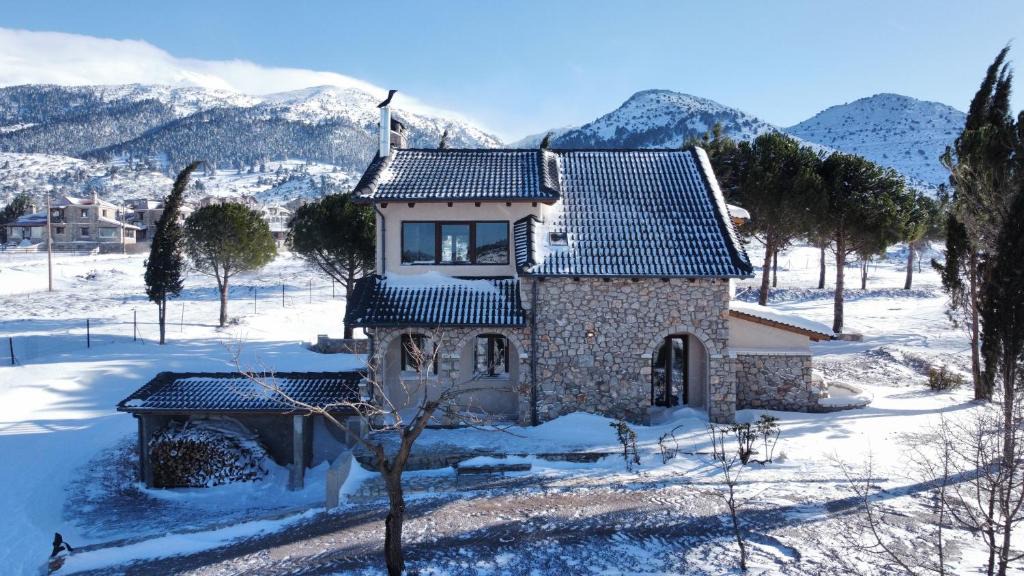 Arachova Villa | Villa Dianne - Your Home in Mount Parnassos