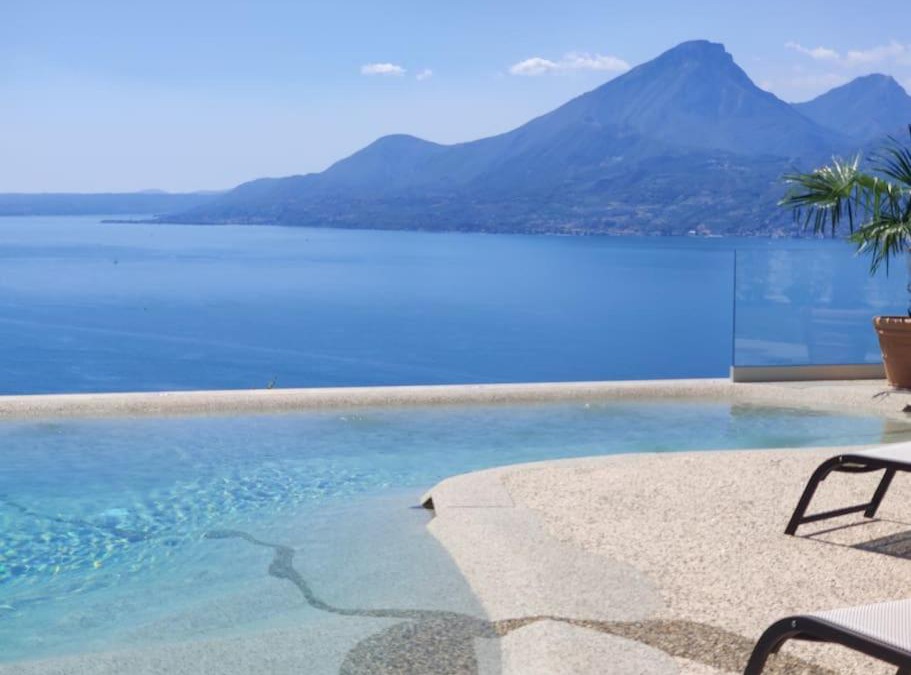 Brenzone sul Garda Apartment | Villa Divina22-APT Armonia-Con Piscina e vista lago
