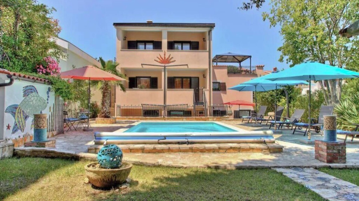 Premantura Villa | "Villa Dolce Vita" up to 9 beds with private garden and swimming pool