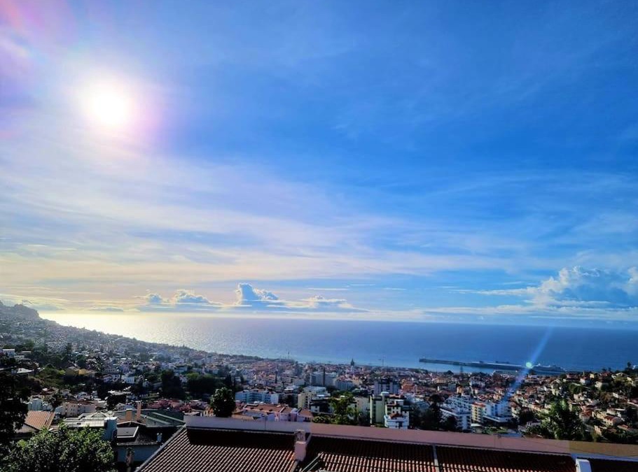 Imaculado Coracao de Maria House | Villa dos Saltos - Sea View, Parking, AC & Barbecue
