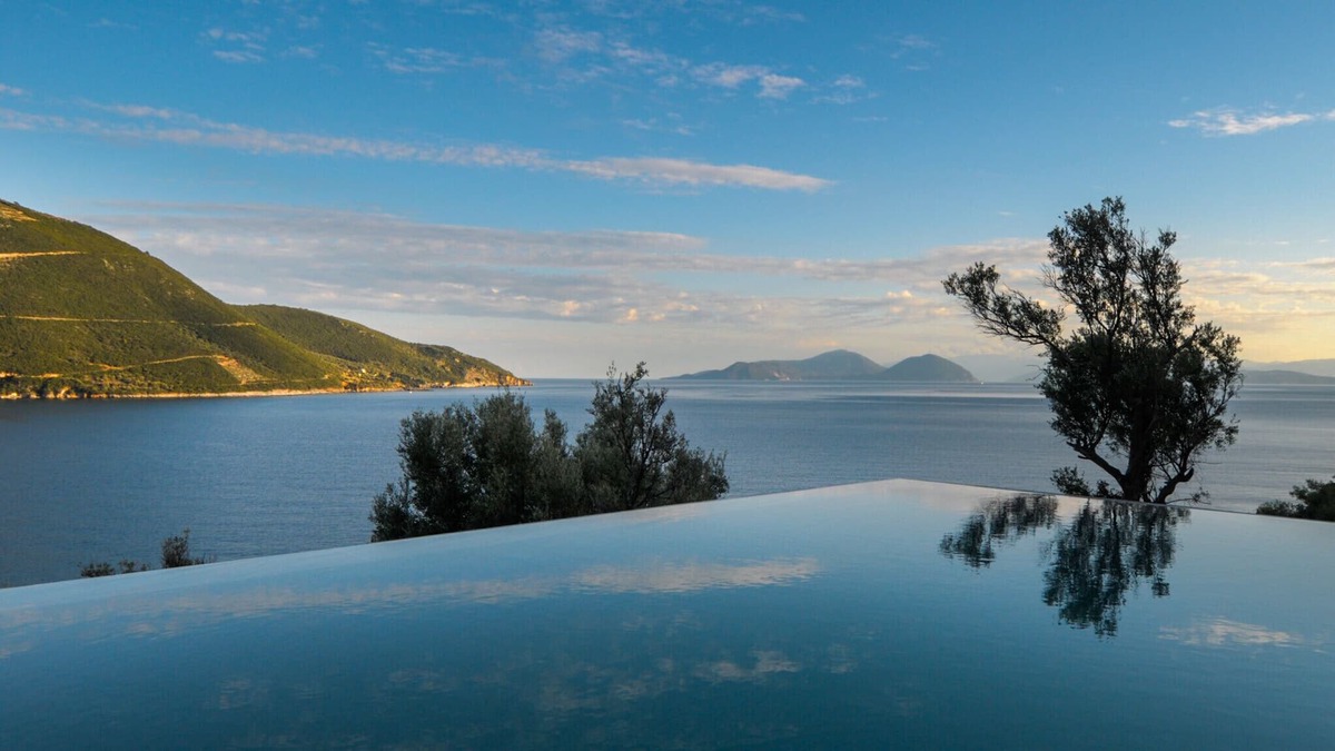 Evgiros Villa | Villa Doukato-exclusive on Vassiliki bay in walking distance from the beach