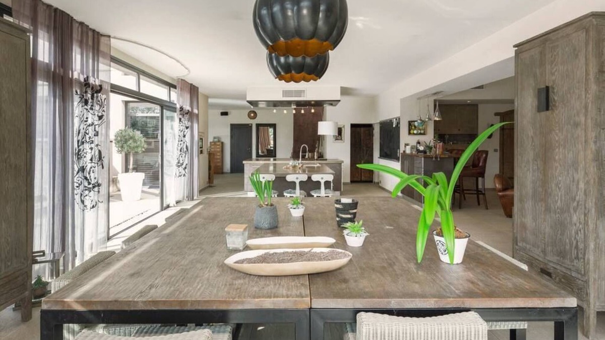 St.-Remy-de-Provence Villa | Villa Drossa, Magnificent family home near town center and Alpilles