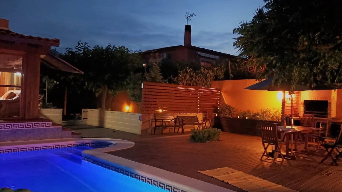 Riudecanyes House | VILLA DU LAC ideal house for family holidays with children, stunning view !