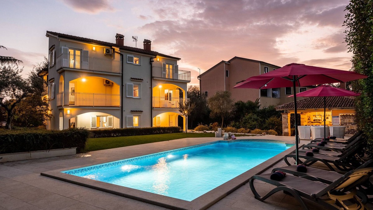 Gulici Villa | Villa Duga in Poreč for 12 people with sea view & only 1,2 km from beach