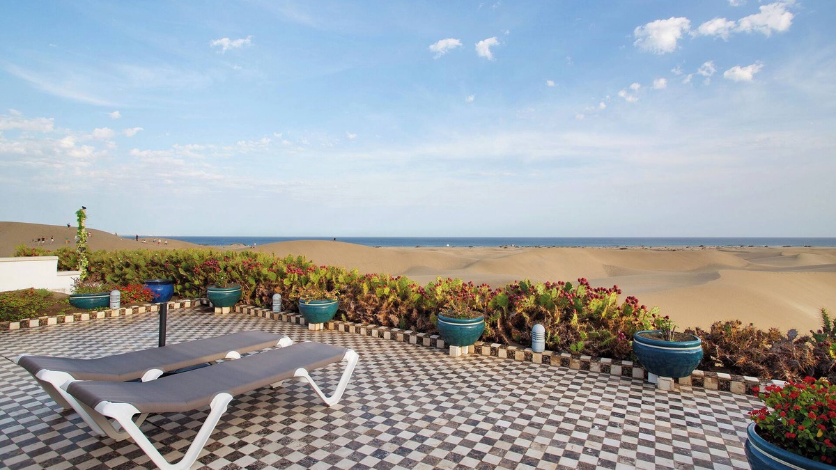 Playa del Ingles Villa | Villa ‘Dunas Maspalomas’ with DUNE and Sea views, Pool, Garden & Wi-Fi