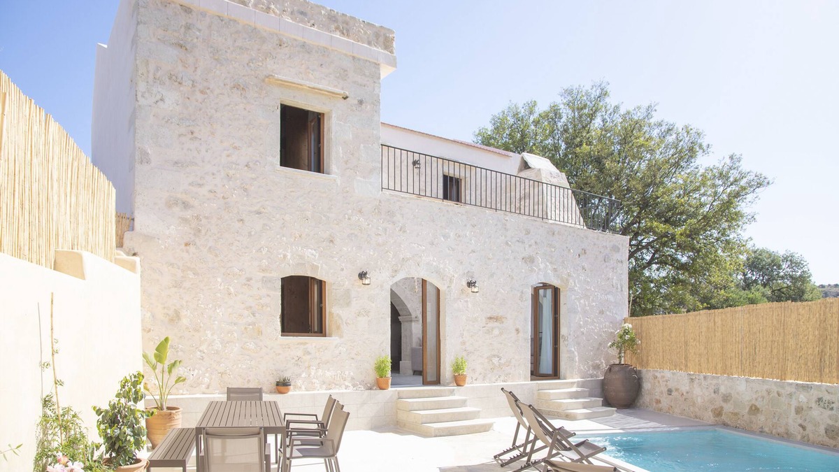 Frantzeskiana Metochia Villa | Villa Evelyn is a retreat of relaxation close to Rethymno