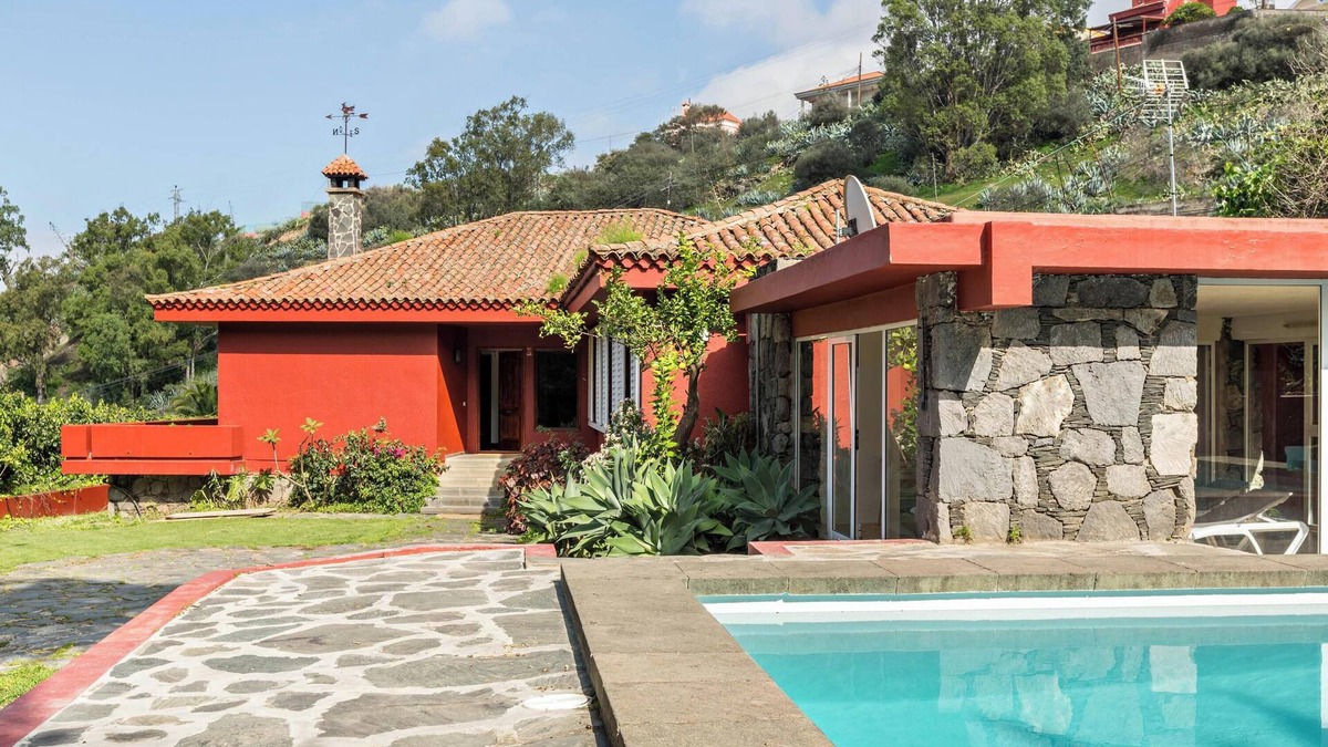 Cuesta la Grama Villa | Villa "El Jardín de Santa Bígida" with Mountain View, Pool, Wi-Fi, Sauna & Garden