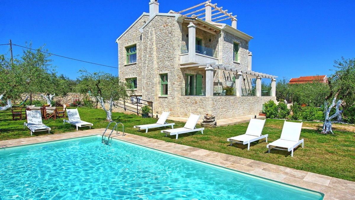 Almiros Beach Villa | Villa Elais – Vacation villa with private pool in Corfu, Greece