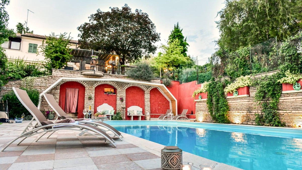 Nord-Ovest Villa | Villa elegant park and large private pool, outdoor games art fitness