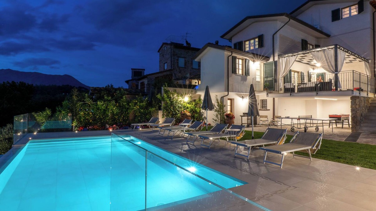 Pieve a Elici Villa | Villa Elena 9+1, Emma Villas