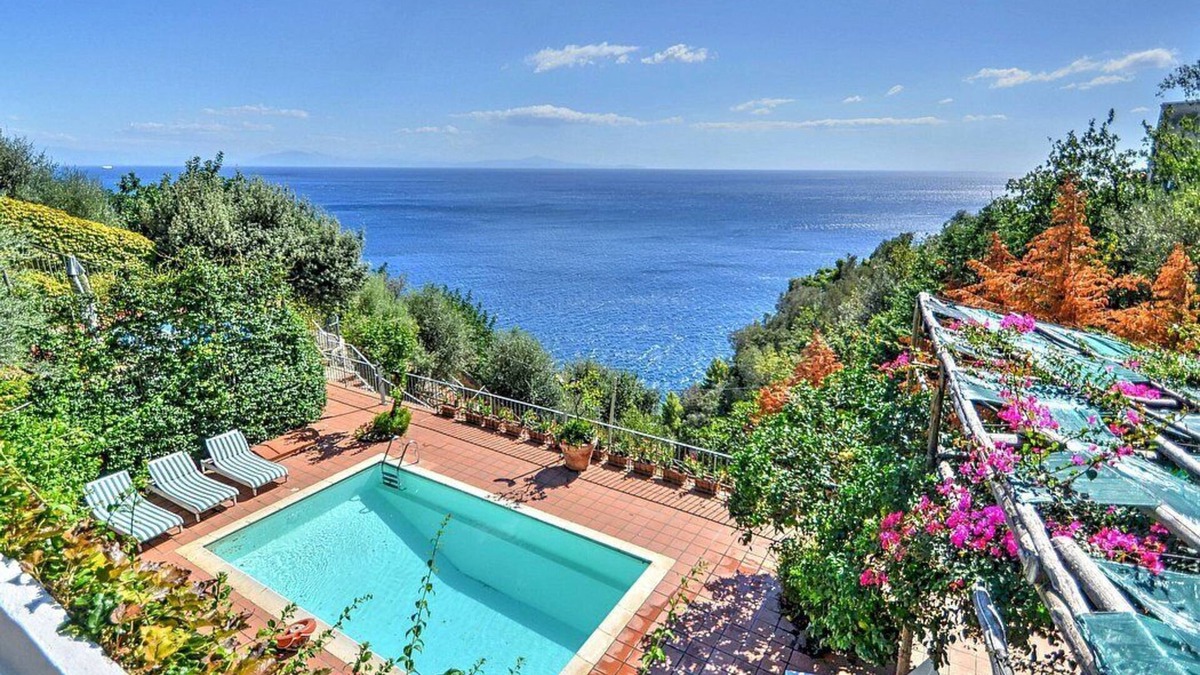 Pogerola Villa | Villa Emozione: A splendid two-story villa which faces the sun and the sea, with Free WI-FI.