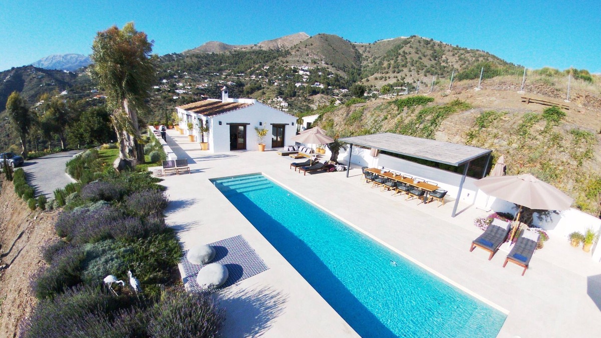 Competa House | Villa en Cómpeta con Piscina e Impresionantes Vistas