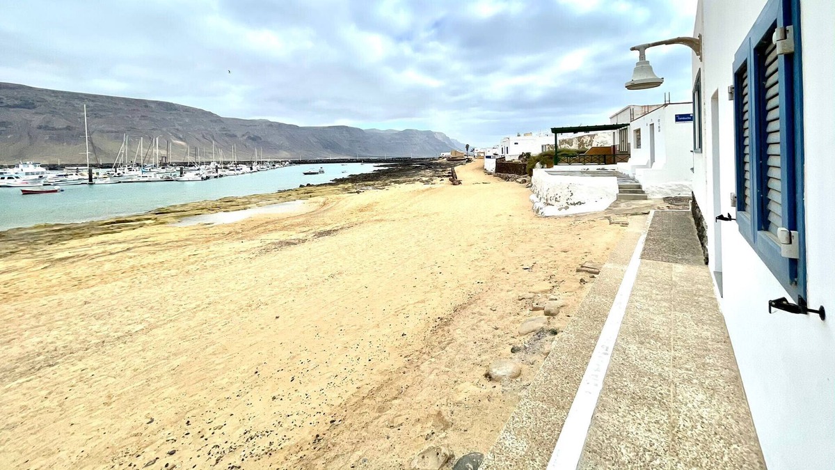 Caleta de Sebo Villa | Villa en primera linea de oceano, en La Graciosa