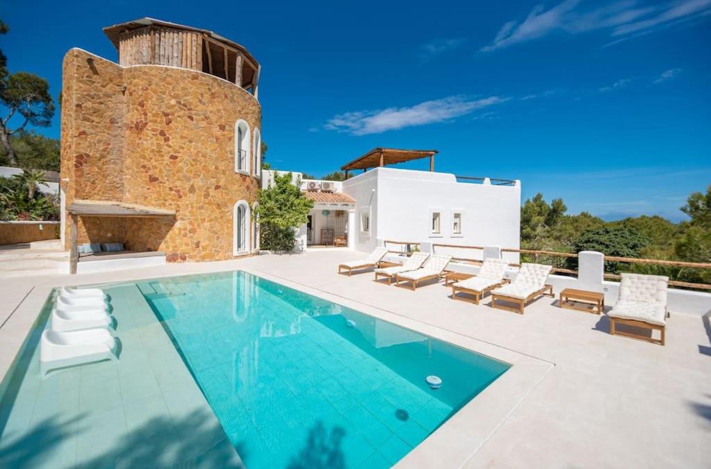 Sant Josep de sa Talaia Villa | Villa en San José con vistas al mar, piscina y 7 habitaciones