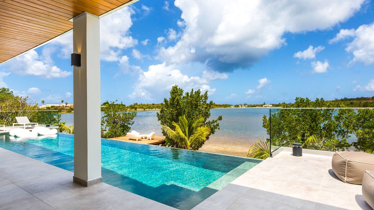 Marigot Villa | Villa Enjoy Summary: