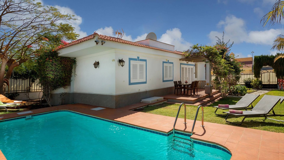 Maspalomas Villa | Villa with private pool near the beach and golf course