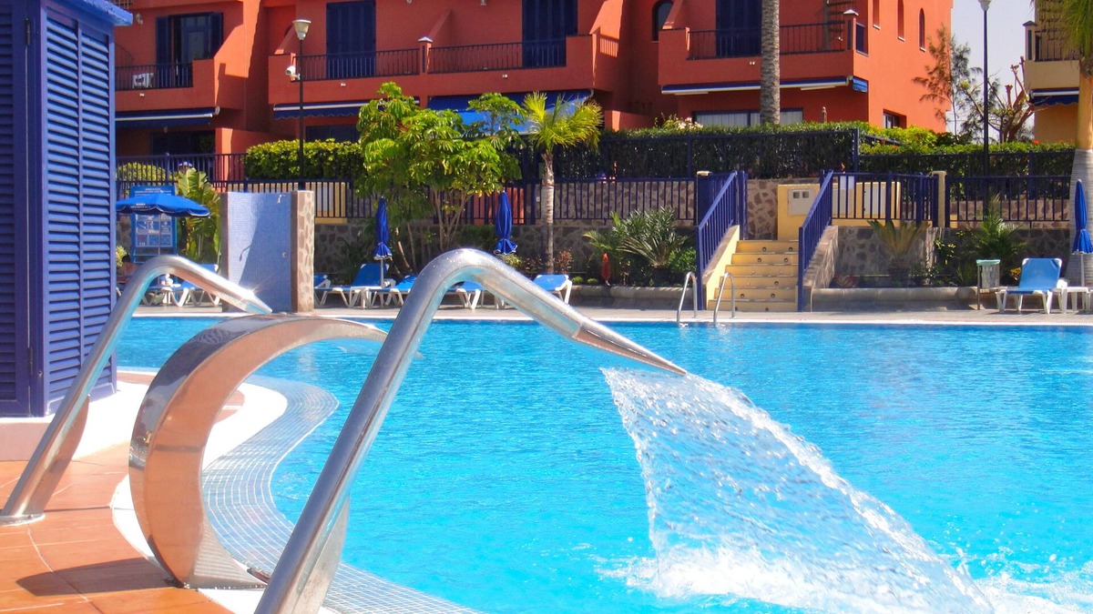 Costa Meloneras House | Villa with private garden, wifi and air conditioning in complex with pool