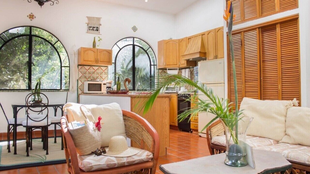 Cuernavaca House | Villa Escondida Private for Couples,w/Manicured Gardens, Pool, Cabaña & BBQ.