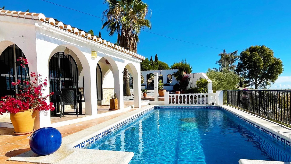Competa Villa | Villa "Esparragueras" with Sea View, Pool and Wi-Fi