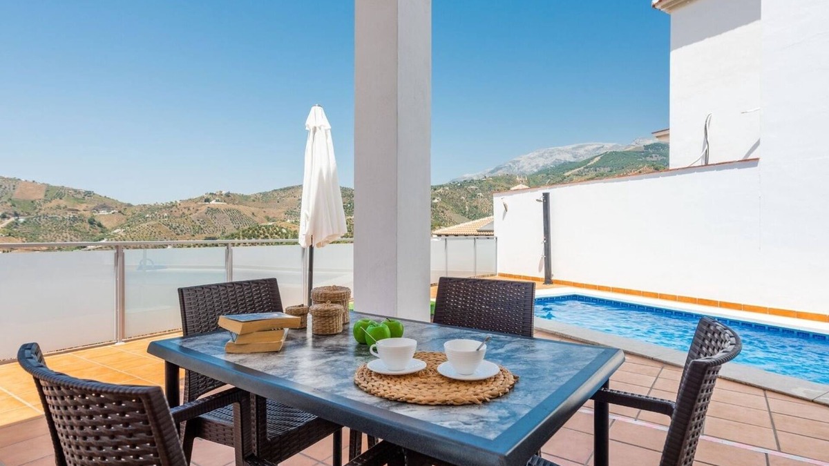 Canillas de Albaida Villa | Villa Esperanza Canillas de Albaida by Ruralidays