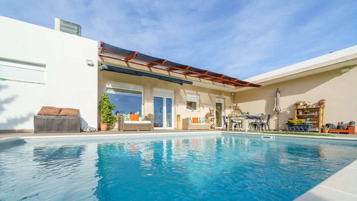 Tordera Ski Chalet | Villa Esperanza Lux Relax near the sea a/c