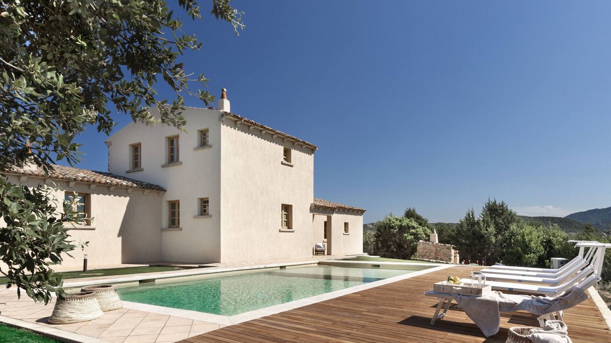 Arzachena Villa | Villa 'Estra' with Sea View, Wi-Fi and Air Conditioning