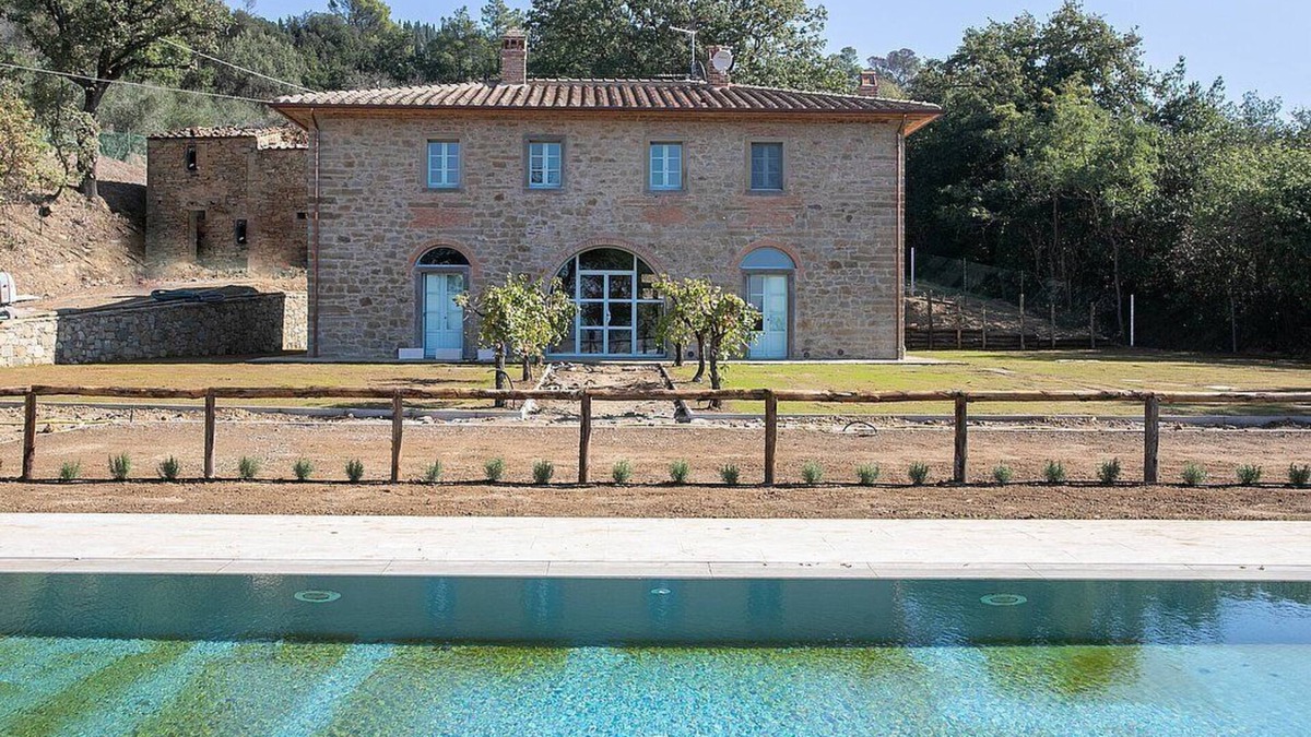 Montecchio Villa | Villa Evarne: An elegant and welcoming two-story villa surrounded by the greenery, with Free WI-FI.