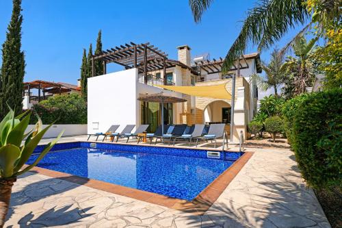 Ayia Thekla Villa | Villa Evia - Walking to Med Sea