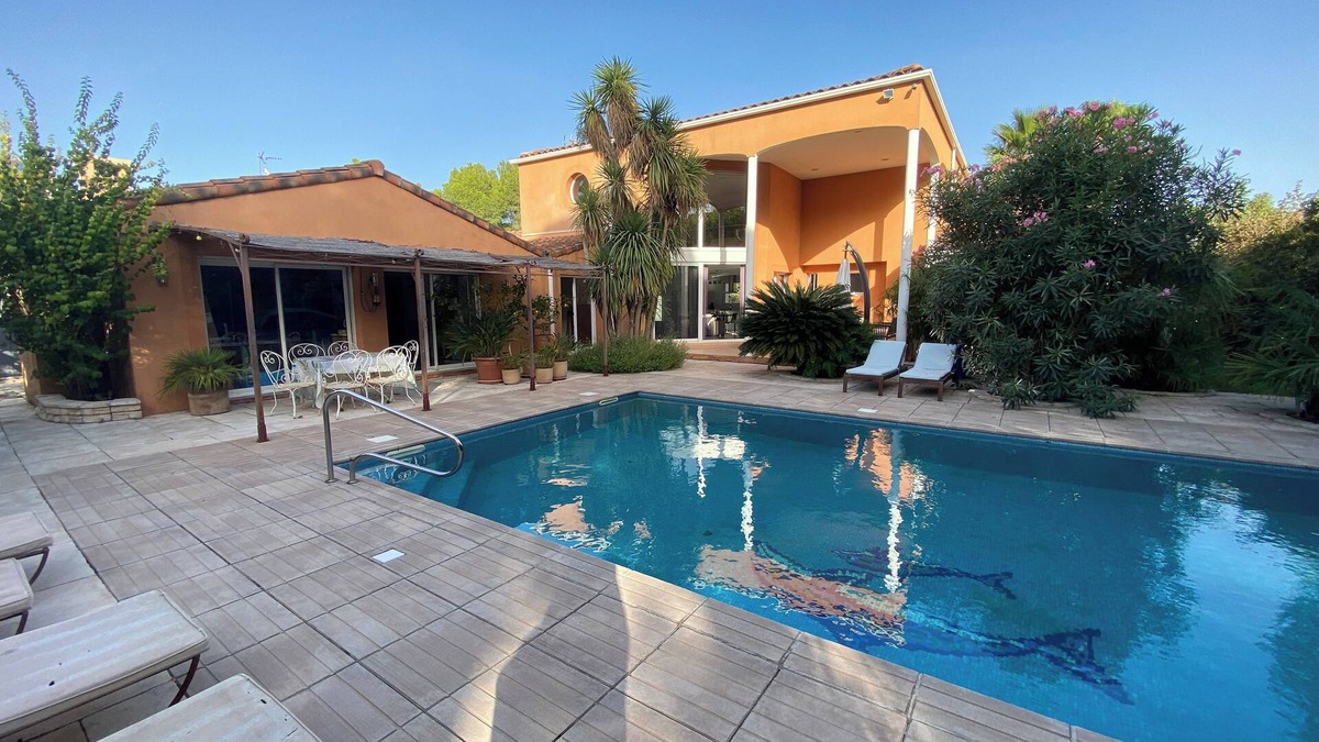 Rognac Villa | Villa Exotique, Luxueux, Piscine, Calme, Parking