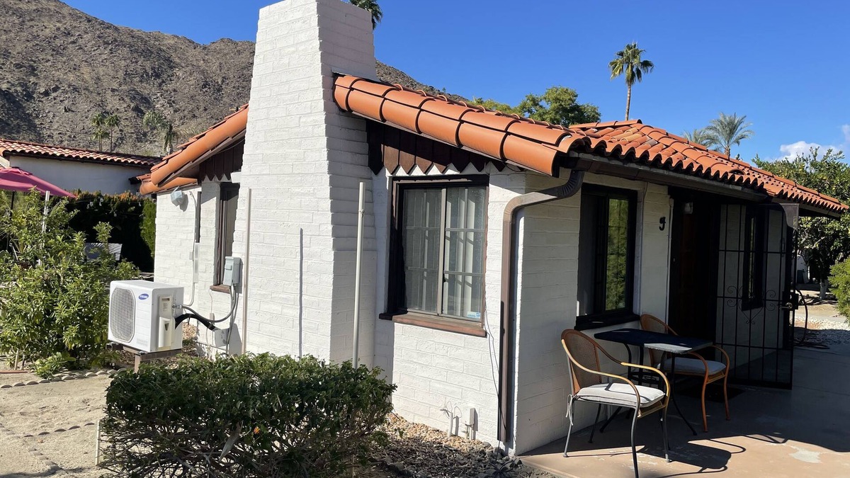 Downtown Palm Springs Villa | Villa F - a stand alone 1bed/1bath with kitchen steps from downtown Palm Springs