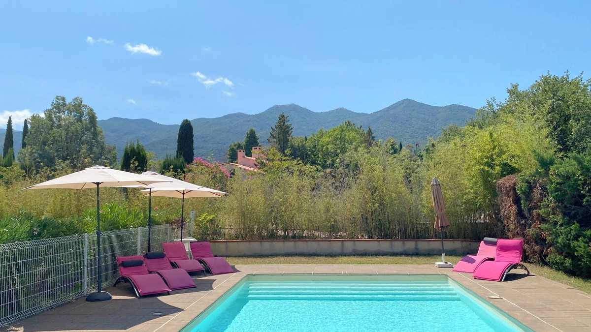 Montesquieu-des-Alberes Villa | Villa for family vacation up to 15, near the sea, pool, A/C, pétanque, plancha