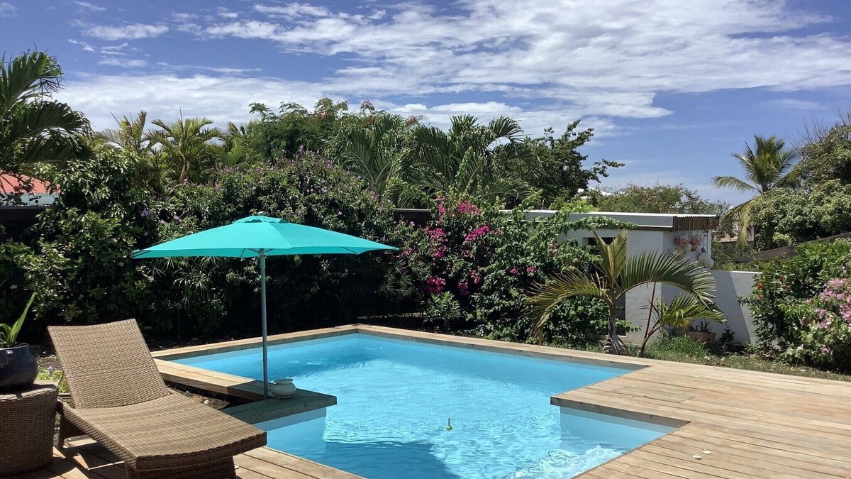 Grande-Terre Villa | villa facing the sea, large terrace, garden ..