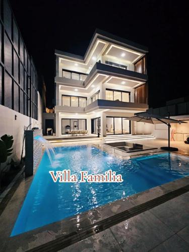 Al Bahraoyine Villa | Villa Familia