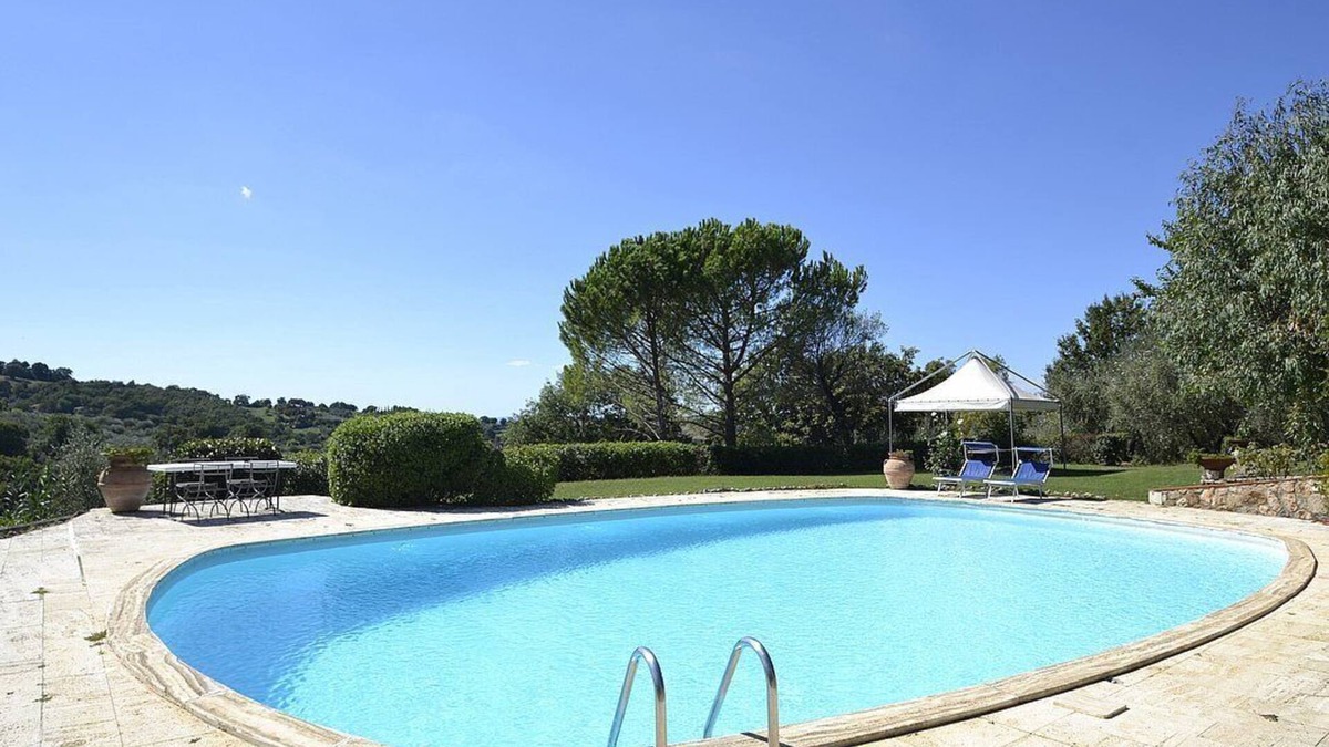 Manciano Villa | Villa Fanciulla: A splendid three-story villa made of stone, with Free WI-FI.