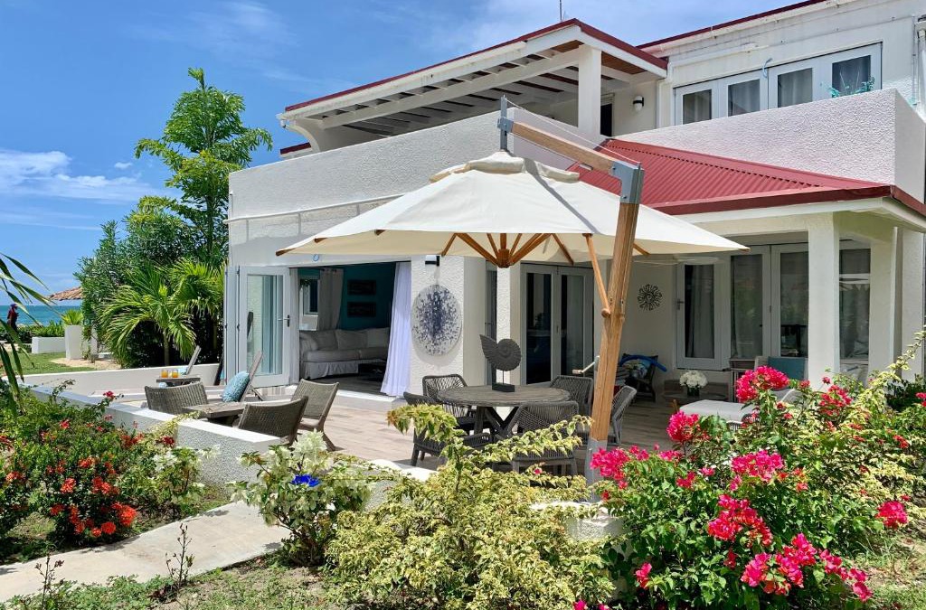 Dickenson Bay Apartment | Villa FantaSea