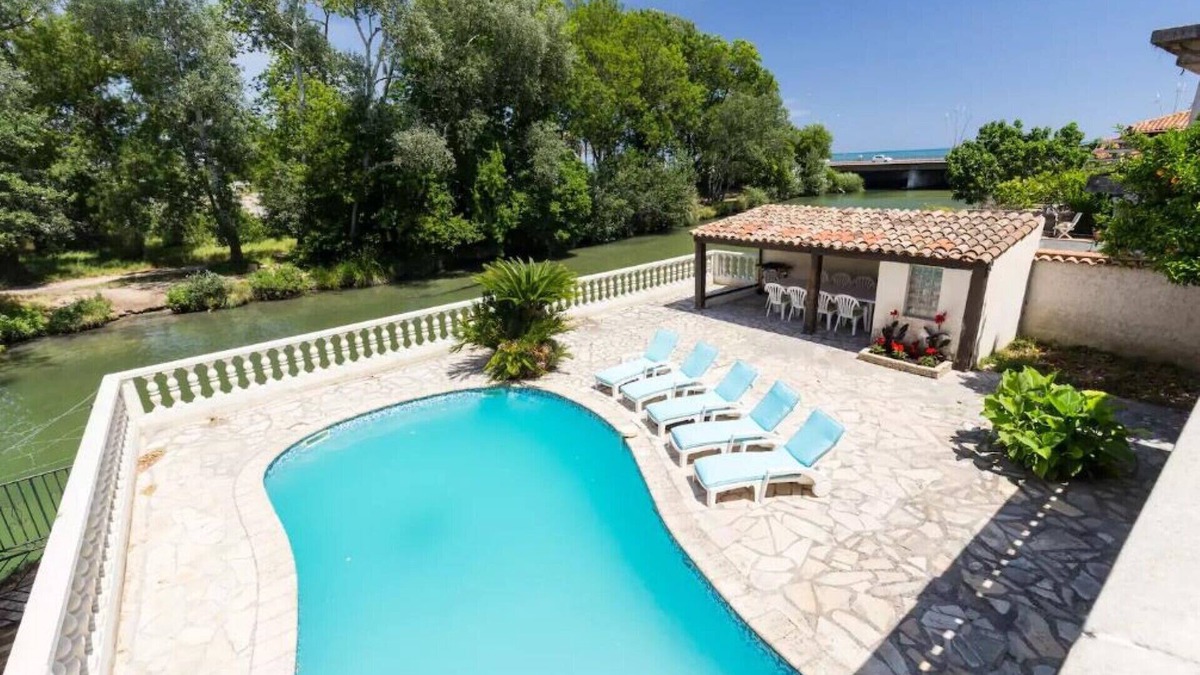 Villeneuve-Loubet Villa | Villa feet in the water (River and Sea!)